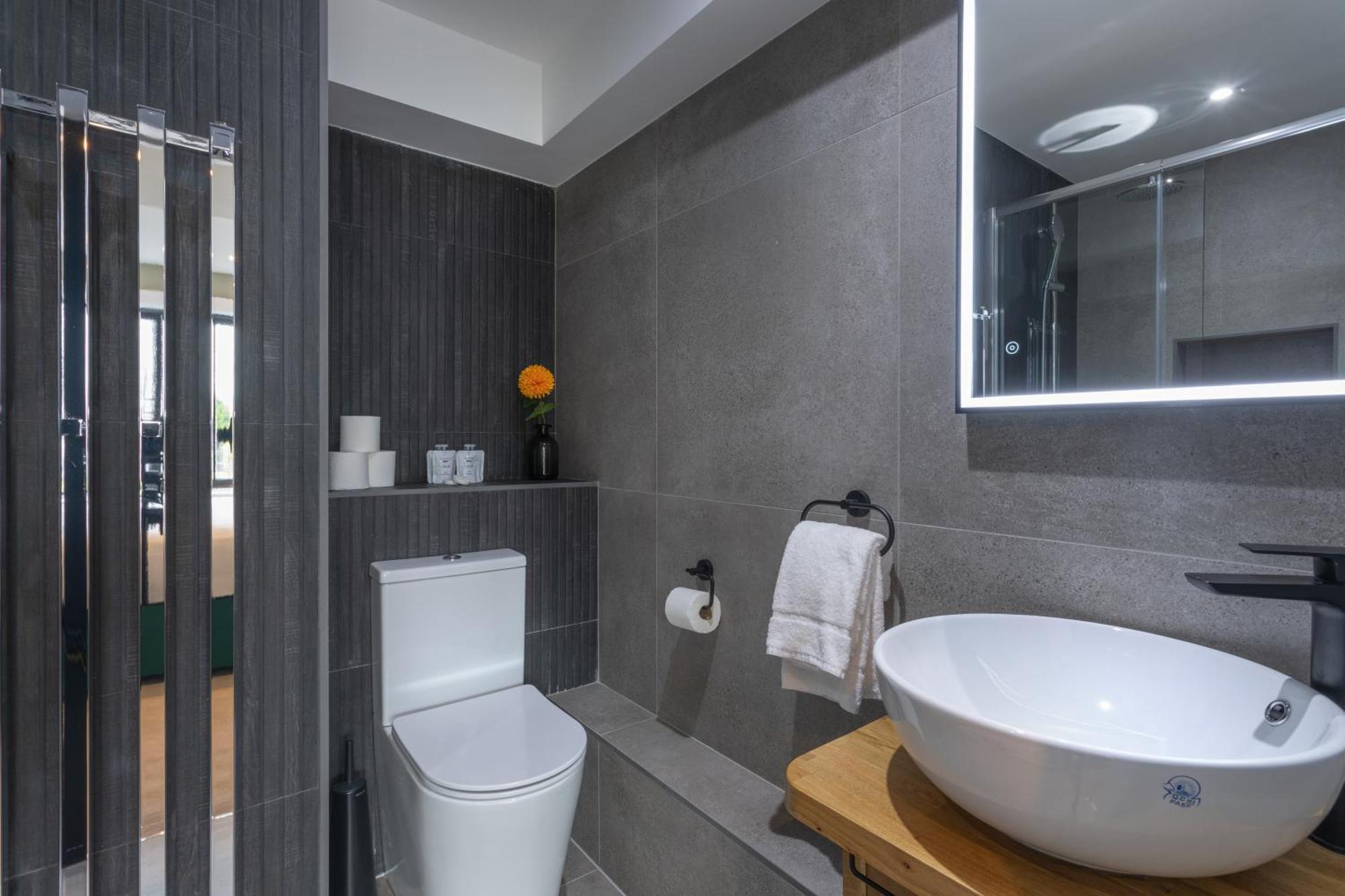 34 On The Hill - Boutique Townhouse Hotel Galway Exterior photo