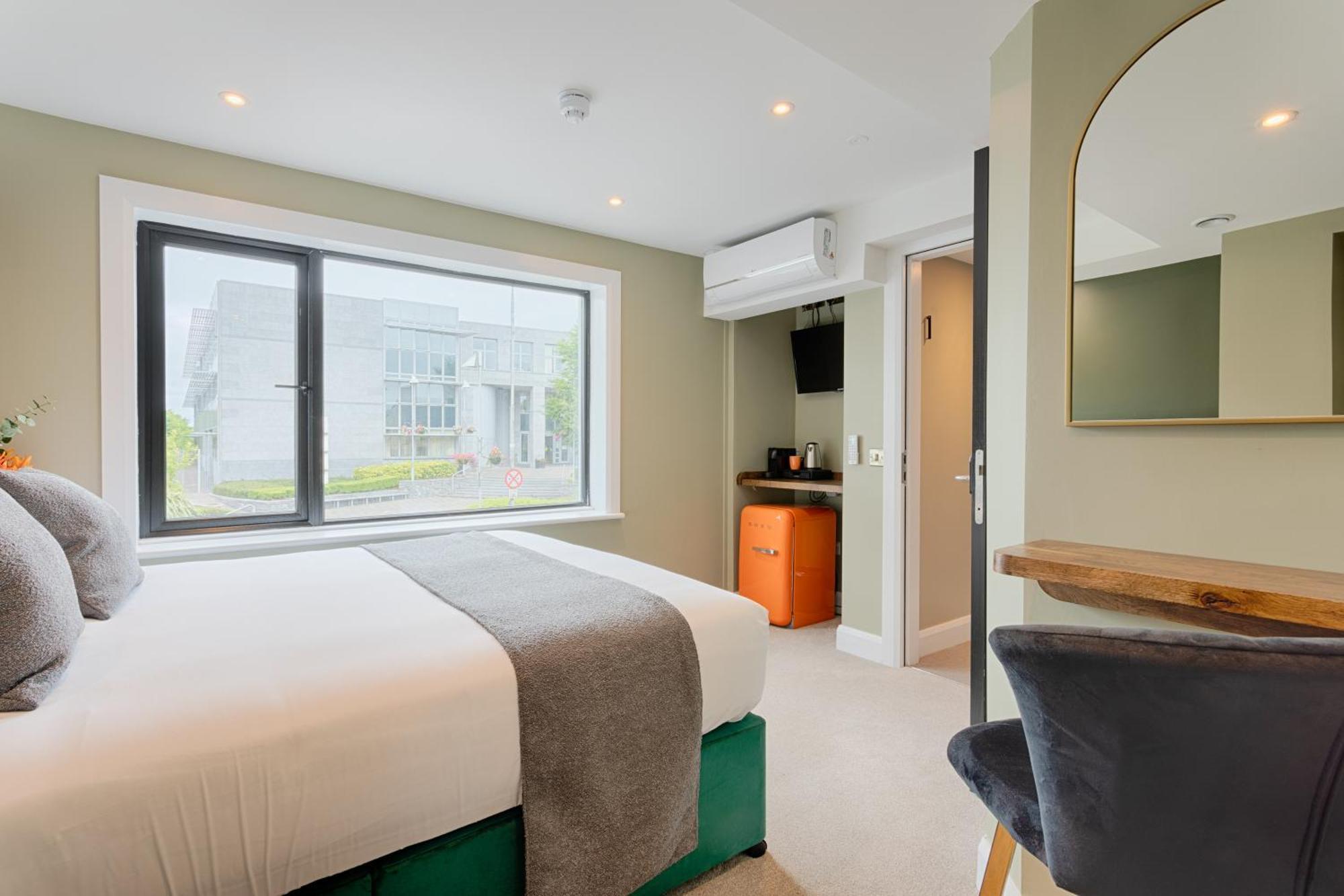 34 On The Hill - Boutique Townhouse Hotel Galway Exterior photo