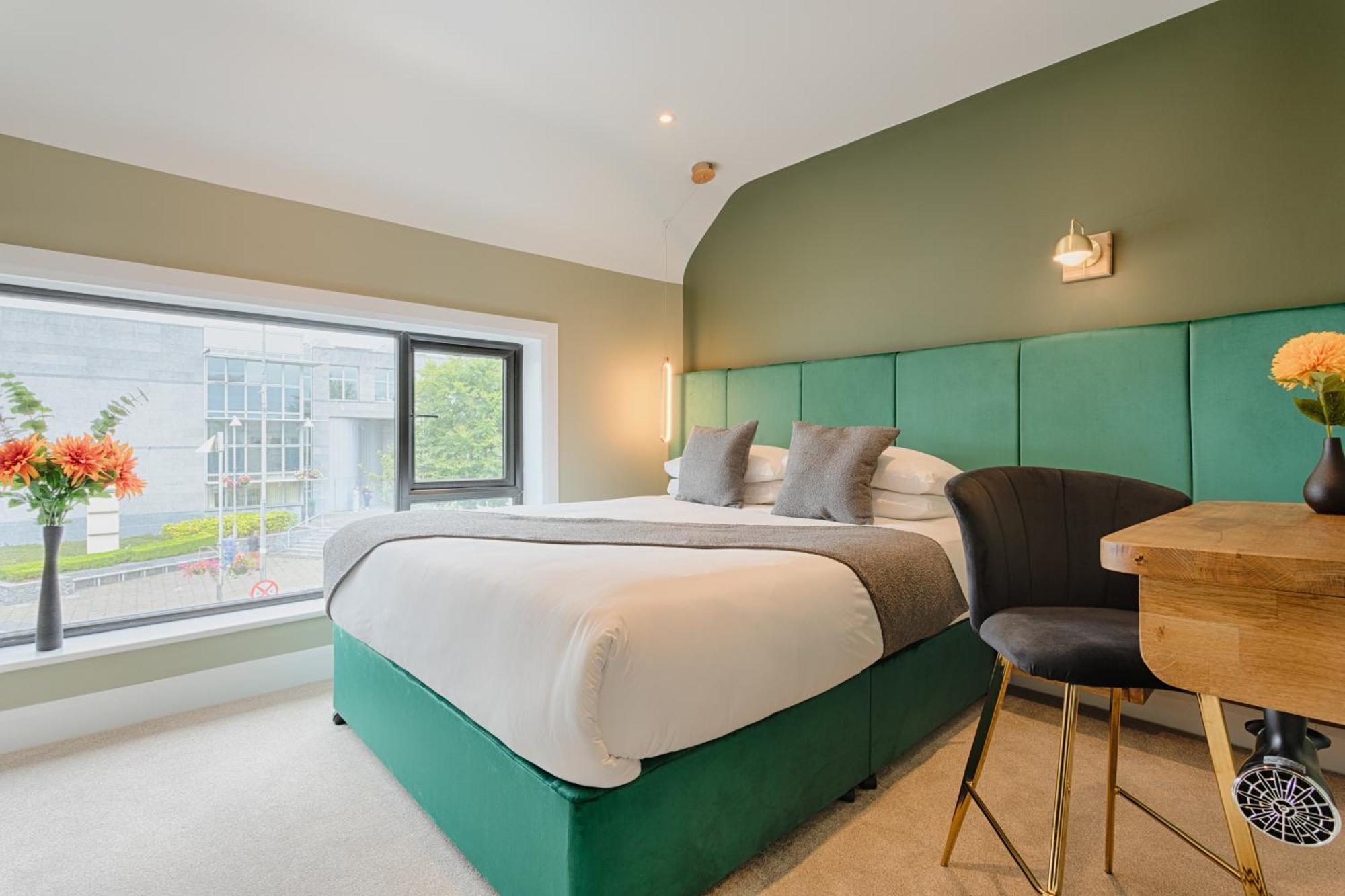 34 On The Hill - Boutique Townhouse Hotel Galway Exterior photo